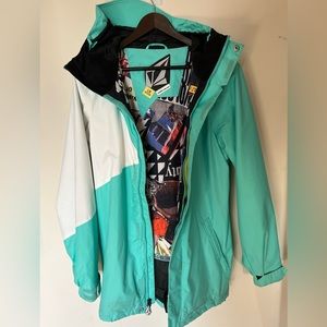 Snowboarding jacket